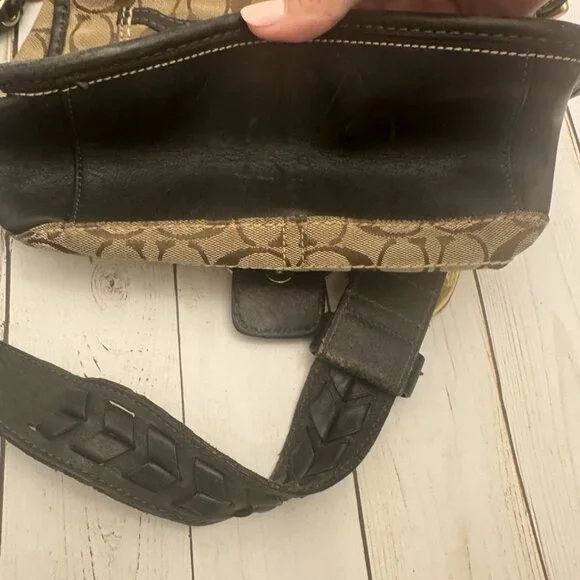 Coach Black Leather Bleeker Beige Canvas C’s Flap Shoulder Bag 11434 10” PROJECT - Picture 6 of 8